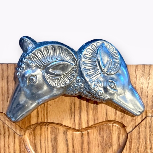 Arthur Court Rams Head Bamboo Platter Charcuterie and Carving Board - Picture 3 of 4